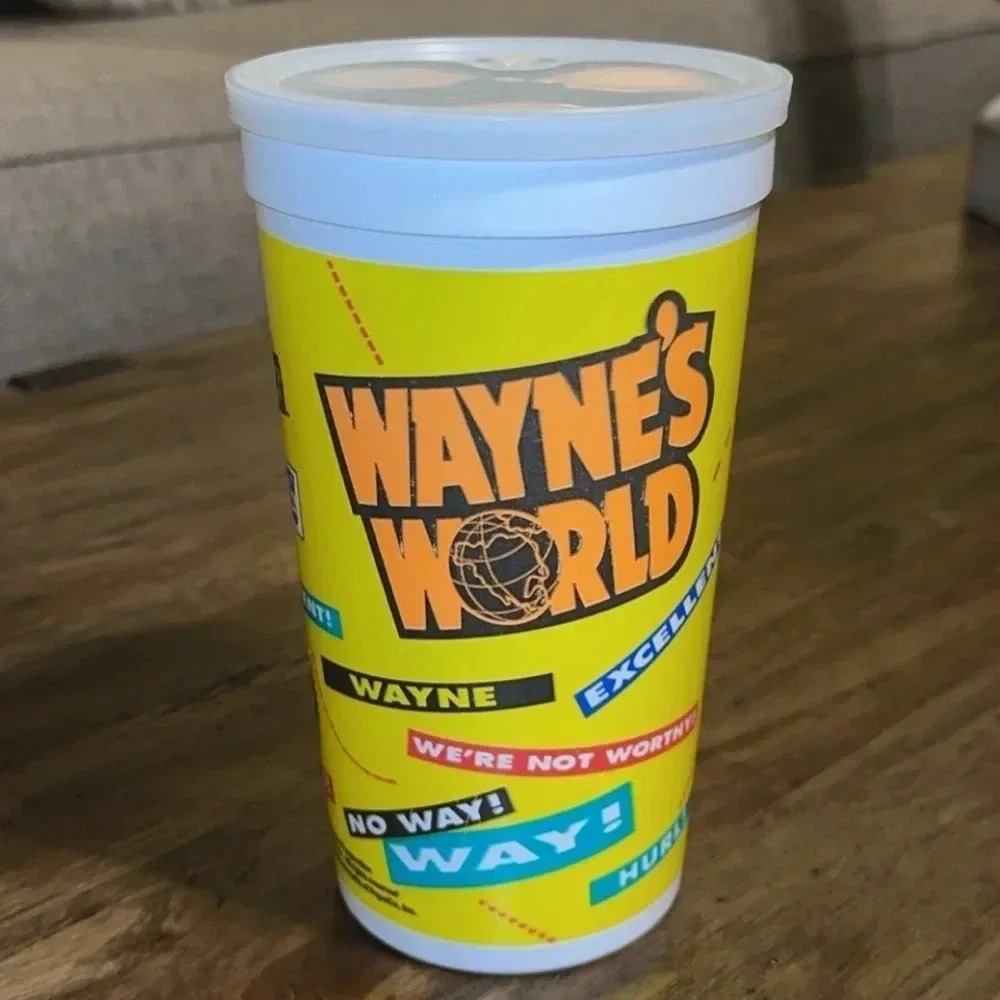 Wayne’s World 1992 Blockbuster Yellow Plastic Vintage Drinking Cup w/lid